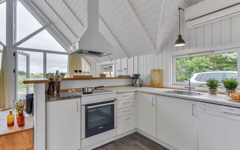Merta: Flooring, Kitchen, Wood, Ceiling, Interior Design, Floor, Countertop, Furniture, Cabinetry, Wood Flooring