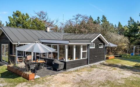 Yall - 1Km from the Sea: Wood, Roof, Architecture, Home, House, Cottage, Siding, Hardwood, Slope, Estate