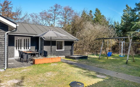 Yall - 1Km from the Sea: Wood, Roof, Architecture, Home, House, Cottage, Siding, Hardwood, Slope, Estate