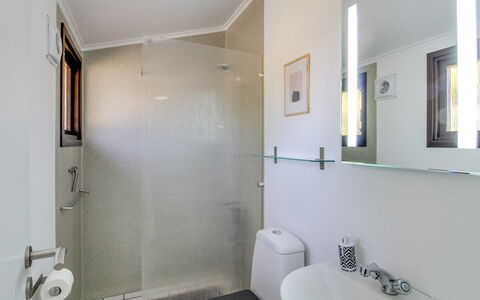 Hannu - 900M from the Sea: Plumbing Fixture, Bathroom, Flooring, Interior Design, Bathroom Sink, Floor, Plumbing, Ceiling, Toilet, Sink