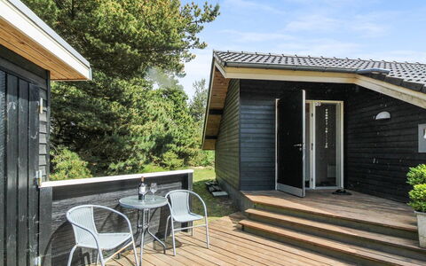 Medard - 2Km from the Sea: Cottage, Shed, Hut, Farmhouse, Prairie, Shack, Barn, Log Cabin, Garden Buildings