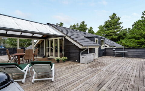Medard - 2Km from the Sea: Cottage, Shed, Hut, Farmhouse, Prairie, Shack, Barn, Log Cabin, Garden Buildings