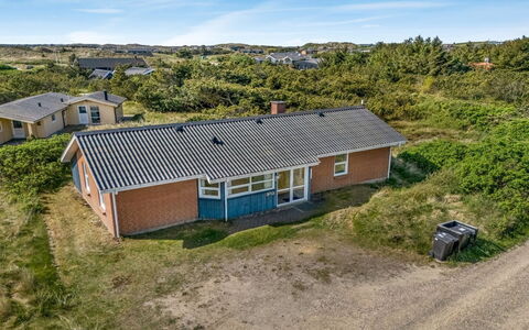 Anita - 500M from the Sea: Cottage, Shed, Hut, Farmhouse, Prairie, Shack, Barn, Log Cabin, Garden Buildings