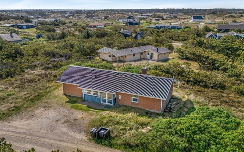 Anita - 500M from the Sea: Cottage, Shed, Hut, Farmhouse, Prairie, Shack, Barn, Log Cabin, Garden Buildings