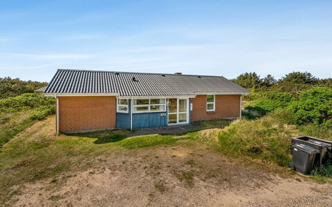 Anita - 500M from the Sea: Cottage, Shed, Hut, Farmhouse, Prairie, Shack, Barn, Log Cabin, Garden Buildings