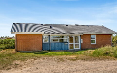 Anita - 500M from the Sea: Cottage, Shed, Hut, Farmhouse, Prairie, Shack, Barn, Log Cabin, Garden Buildings