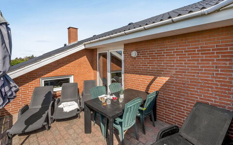 Anita - 500M from the Sea: Cottage, Shed, Hut, Farmhouse, Prairie, Shack, Barn, Log Cabin, Garden Buildings