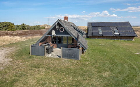 Wulfhild - 800M from the Sea: Plant Community, Sunlight, Herbaceous Plant, Garden, Plantation, Agriculture, Farm