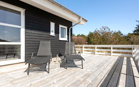Karen - 900M from the Sea: Cottage, Shed, Hut, Farmhouse, Prairie, Shack, Barn, Log Cabin, Garden Buildings