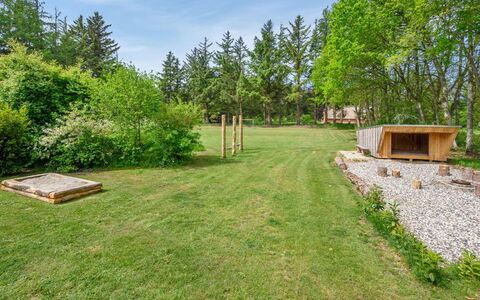 Erla - 2.3Km from the Sea: Building, House, Wood, Home, Roof, Cottage, Residential Area, Shrub, Architecture