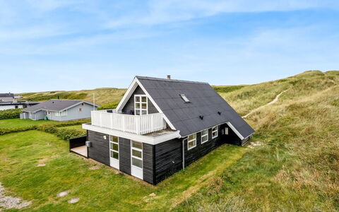Amandus - 100M from the Sea: 