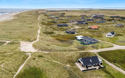 Amandus - 100M from the Sea