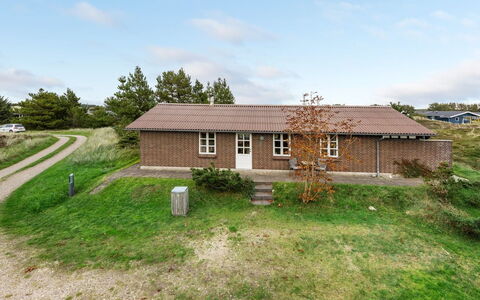 Thermet - 900M from the Sea: Cottage, Shed, Hut, Farmhouse, Prairie, Shack, Barn, Log Cabin, Garden Buildings
