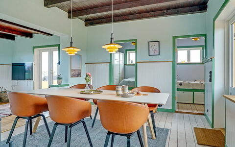 Quirina - 75M from the Sea: Cottage, Shed, Hut, Farmhouse, Prairie, Shack, Barn, Log Cabin, Garden Buildings
