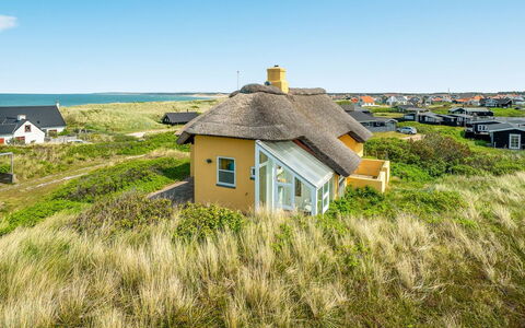 Quirina - 75M from the Sea: Cottage, Shed, Hut, Farmhouse, Prairie, Shack, Barn, Log Cabin, Garden Buildings