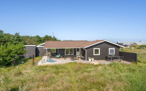 Vuokko - 400M from the Sea: Cottage, Shed, Hut, Farmhouse, Prairie, Shack, Barn, Log Cabin, Garden Buildings