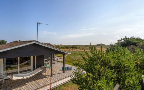 Vuokko - 400M from the Sea: Cottage, Shed, Hut, Farmhouse, Prairie, Shack, Barn, Log Cabin, Garden Buildings
