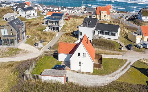 Bernice - 150M from the Sea: Cottage, Shed, Hut, Farmhouse, Prairie, Shack, Barn, Log Cabin, Garden Buildings