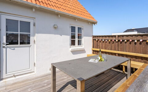 Bernice - 150M from the Sea: Cottage, Shed, Hut, Farmhouse, Prairie, Shack, Barn, Log Cabin, Garden Buildings