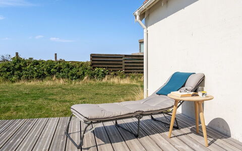 Bernice - 150M from the Sea: Cottage, Shed, Hut, Farmhouse, Prairie, Shack, Barn, Log Cabin, Garden Buildings