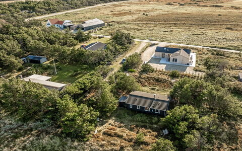 Letta - 800M from the Sea: Landscape, House, Plain, Home, Roof, Rural Area, Land Lot, Cottage, Estate, Field