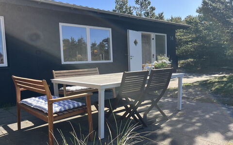 Letta - 800M from the Sea: Cottage, Shed, Hut, Farmhouse, Prairie, Shack, Barn, Log Cabin, Garden Buildings