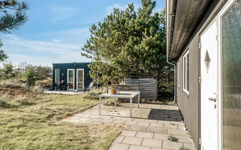 Letta - 800M from the Sea: Cottage, Shed, Hut, Farmhouse, Prairie, Shack, Barn, Log Cabin, Garden Buildings