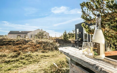 Letta - 800M from the Sea: Cottage, Shed, Hut, Farmhouse, Prairie, Shack, Barn, Log Cabin, Garden Buildings