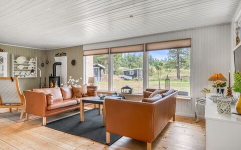Gloria - 2.5Km from the Sea: Wood, Flooring, Interior Design, Ceiling, Floor, Home, Wood Flooring, Living Room, Furniture, Room