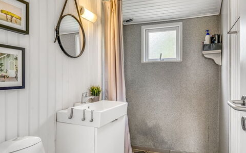 Gloria - 2.5Km from the Sea: Plumbing Fixture, Bathroom, Interior Design, Plumbing, Toilet, Tap, Ceiling, Curtain, Toilet Seat, Sink