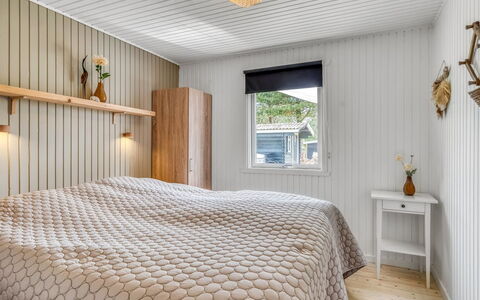 Gloria - 2.5Km from the Sea: Wood, Bedroom, Interior Design, Ceiling, Flooring, Bed, Floor, Bedding, Bed Sheet, Linens
