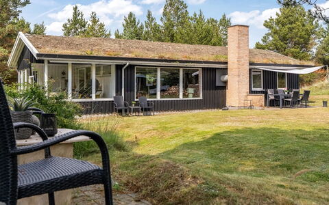 Gloria - 2.5Km from the Sea: Building, Window, House, Home, Roof, Residential Area, Cottage, Architecture, Shrub
