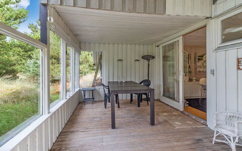 Gloria - 2.5Km from the Sea: Wood, Flooring, Interior Design, Floor, Furniture, Wood Flooring, Room, Ceiling, Wood Stain, Hardwood
