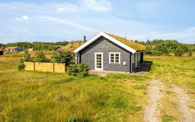 Annemie - 1.8Km from the Sea