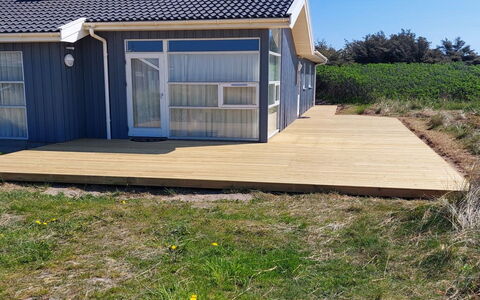 Gilbert - 96M from the Sea: Plant Community, Sunlight, Herbaceous Plant, Garden, Plantation, Agriculture, Farm