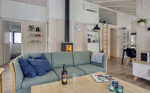 Hildegard - 1.5Km from the Sea: Interior Design, Furniture, Flooring, Couch, Floor, Wood, Living Room, Ceiling, Room, Lighting