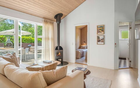 Börje - 600M from the Sea: Flooring, Interior Design, Wood, Floor, Ceiling, Furniture, Couch, Home, Wood Flooring, Living Room