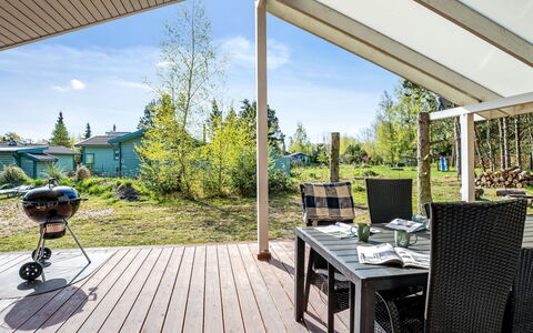 Akseli - 800M from the Sea: Grass, House, Roof, Home, Cottage, Shrub, Land Lot, Rural Area, Farmhouse, Groundcover