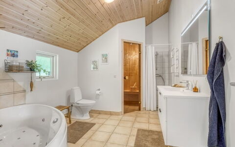 Tialda - 1.3Km from the Sea: Interior Design, Flooring, Plumbing Fixture, Ceiling, Wood, Floor, Bathroom, Lighting, Plumbing, Light Fixture