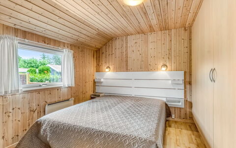 Tialda - 1.3Km from the Sea: Wood, Ceiling, Interior Design, Flooring, Floor, Bedroom, Room, Bed, Home, Hardwood