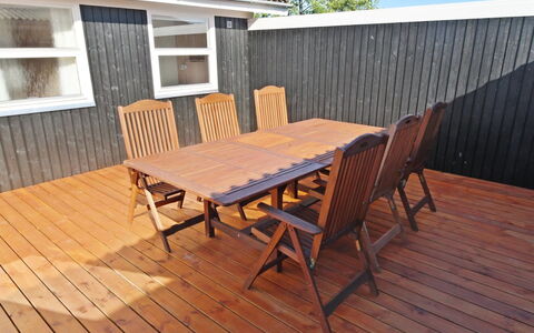 Allis - 400M from the Sea: Home, Cottage, Porch, Hardwood, Siding, Deck, Shade, Plank, Estate, Garden Buildings