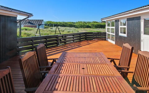 Allis - 400M from the Sea: Home, Cottage, Porch, Hardwood, Siding, Deck, Shade, Plank, Estate, Garden Buildings