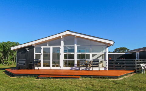 Allis - 400M from the Sea: Home, Cottage, Porch, Hardwood, Siding, Deck, Shade, Plank, Estate, Garden Buildings
