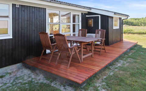 Allis - 400M from the Sea: Home, Cottage, Porch, Hardwood, Siding, Deck, Shade, Plank, Estate, Garden Buildings