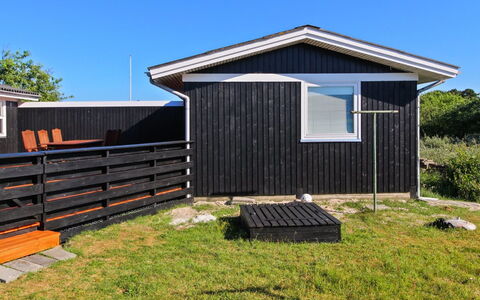 Allis - 400M from the Sea: Home, Cottage, Porch, Hardwood, Siding, Deck, Shade, Plank, Estate, Garden Buildings