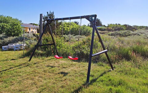 Allis - 400M from the Sea: Home, Cottage, Porch, Hardwood, Siding, Deck, Shade, Plank, Estate, Garden Buildings