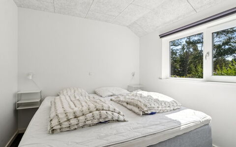 Elke - 3.5Km from the Sea: Bedroom, Ceiling, Bedding, Bed Sheet, Bed, Room, Bed Frame, Daylighting, Pillow