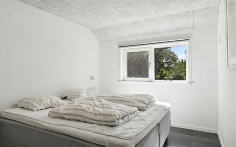 Elke - 3.5Km from the Sea: Ceiling, Bedroom, Bedding, Bed, Bed Sheet, Room, Bed Frame, Light Fixture