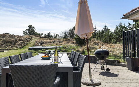 Jonke - 800M from the Sea: Shrub, Urban Design, Groundcover, Brick, Apartment, Estate, Brickwork, Balcony, Landscaping