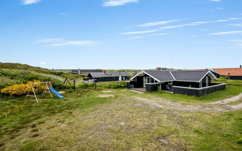 Unni - from the Sea: Roof, House, Home, Cottage, Siding, Estate, Driveway, Garden Buildings, Yard, Shed